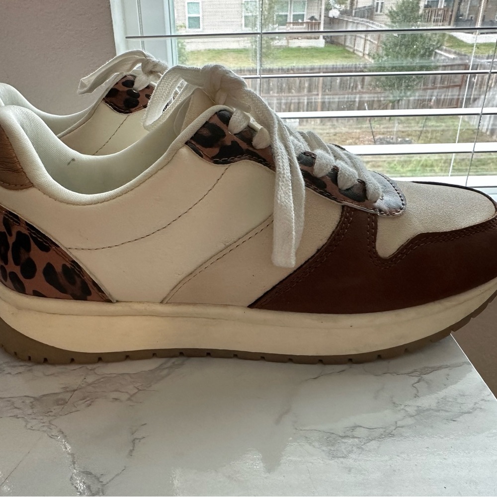 Time and Tru sneakers